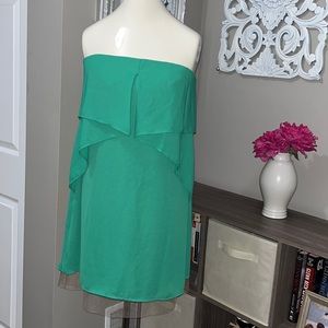 NWT! BCBG Runway dress w/pockets. Gorgeous kelly green. Wear w/ or w/o straps.
